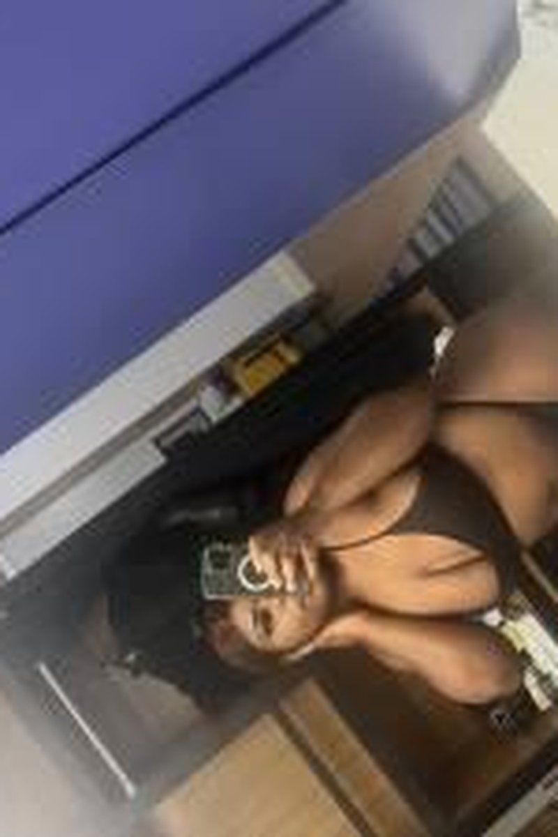 Thick Ebony - Screenshot 1 of 4 - Big Tits