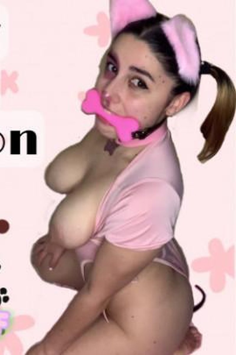 Wants Attention - Screenshot 1 of 4 - Butt Plug