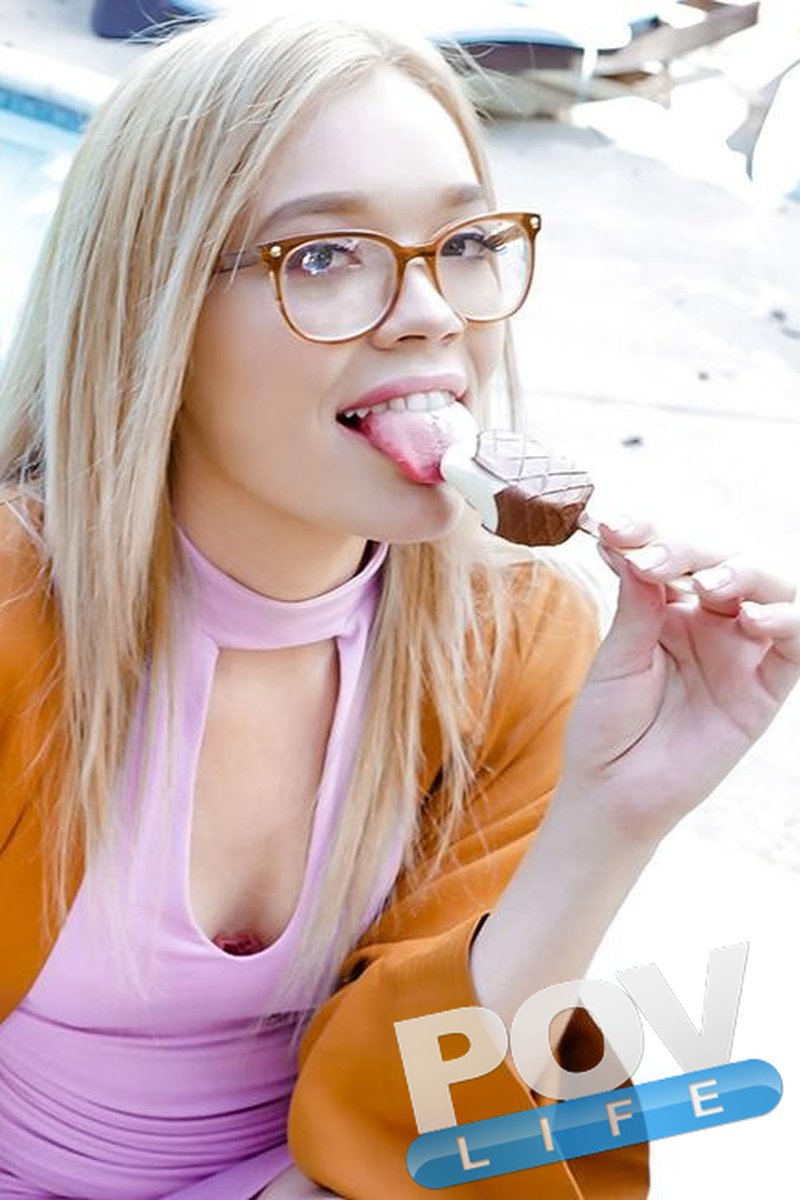 Swallow for the Camera - Screenshot 1 of 4 - Amateur