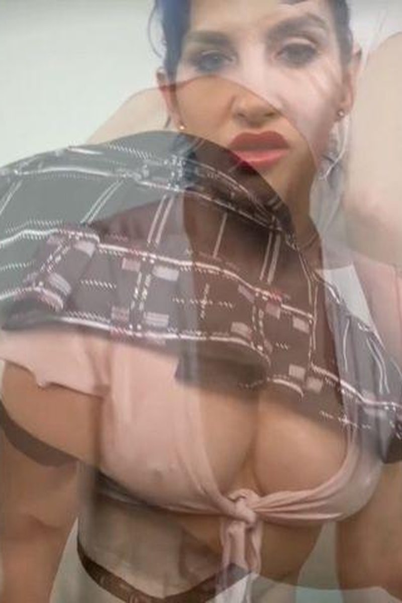 Simple Truth - Screenshot 1 of 4 - Bitch