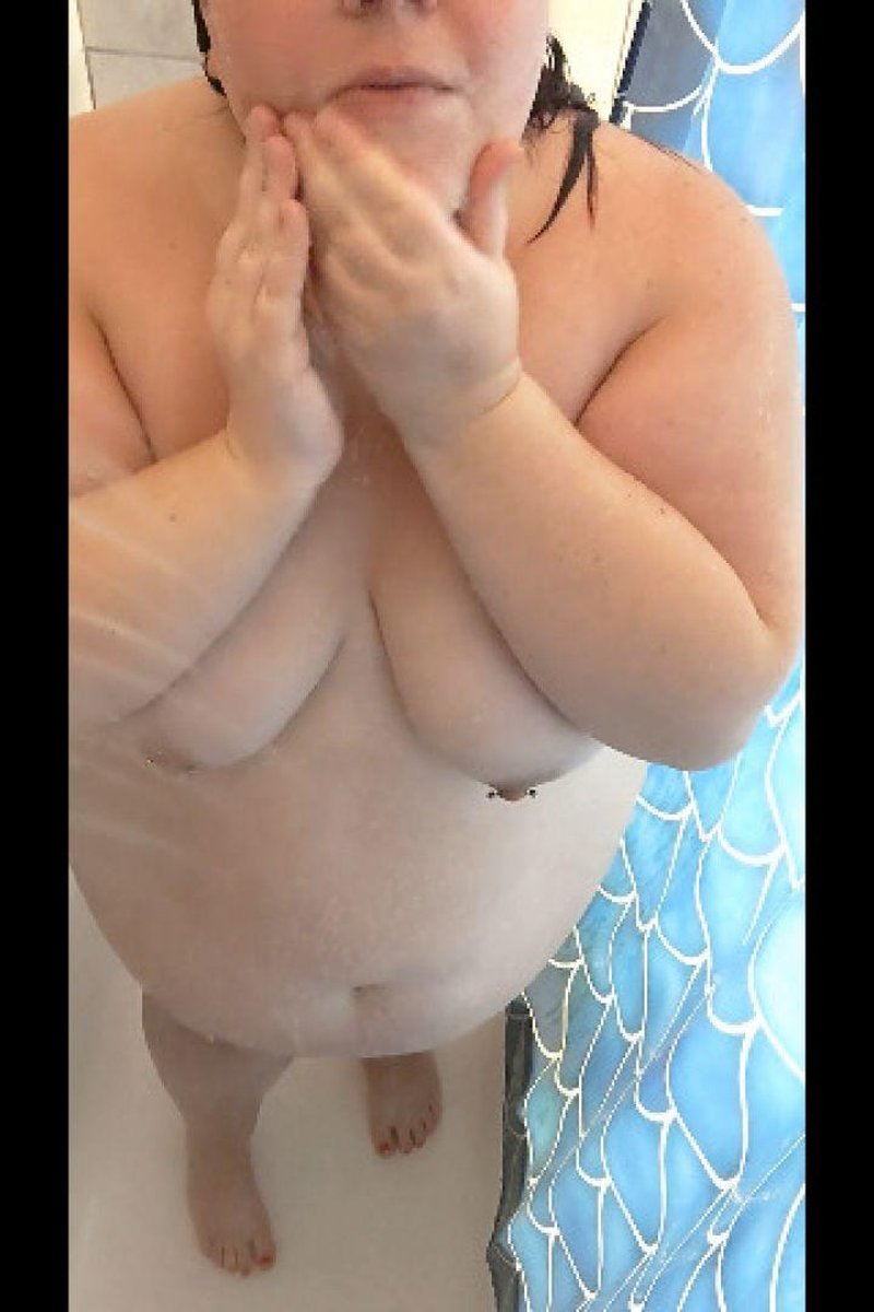 BBW Shower - Screenshot 1 of 4 - BBW