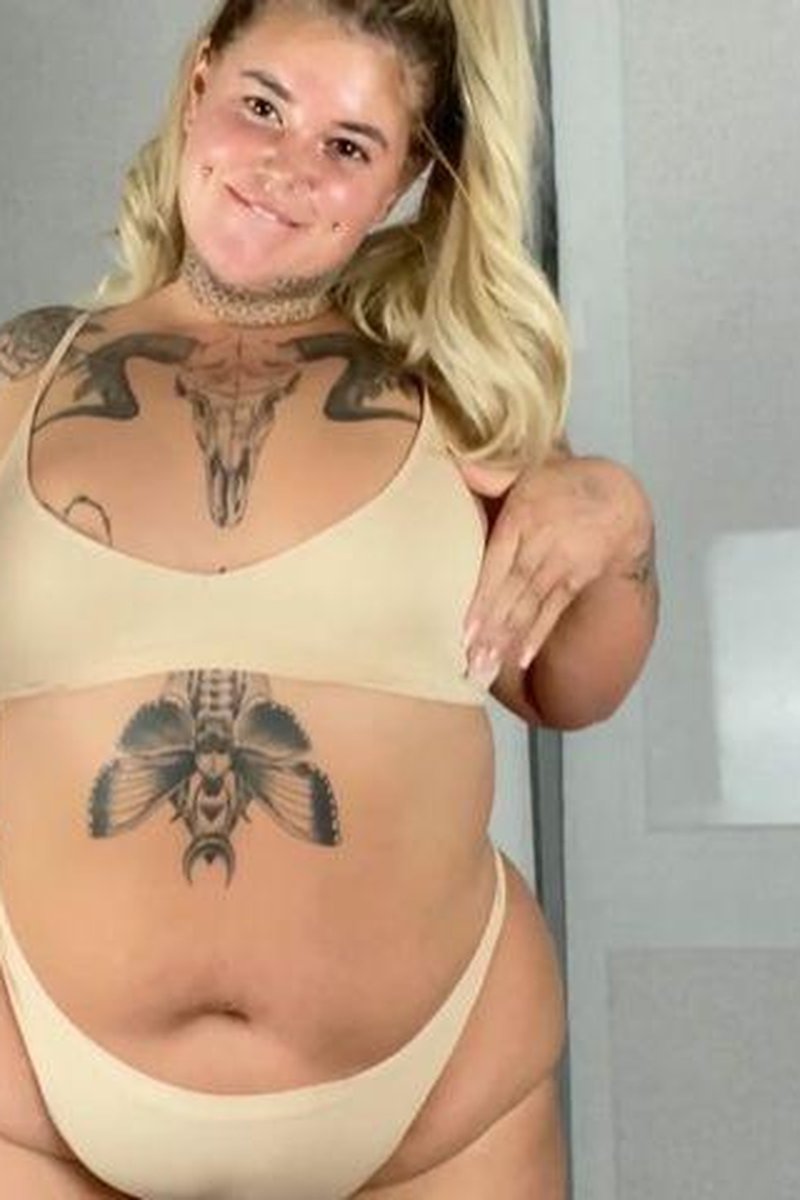Body Oiling - Screenshot 1 of 4 - BBW