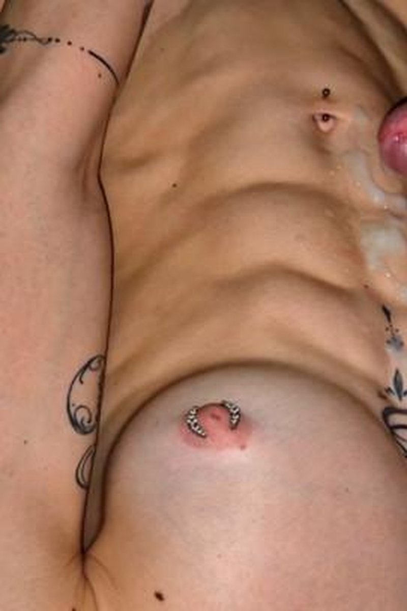 Abs Ko - Screenshot 1 of 4 - Cumshot