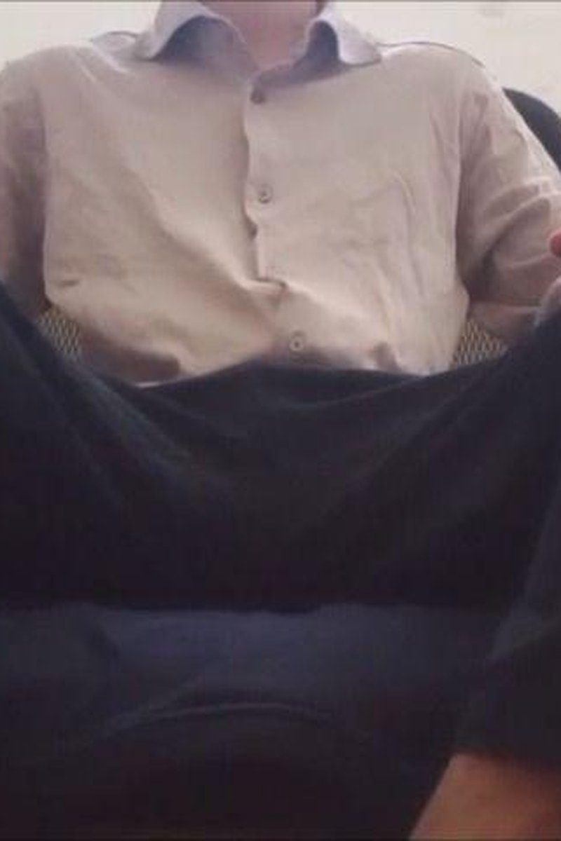 Wank At Work - Screenshot 1 of 4 - Big Dick