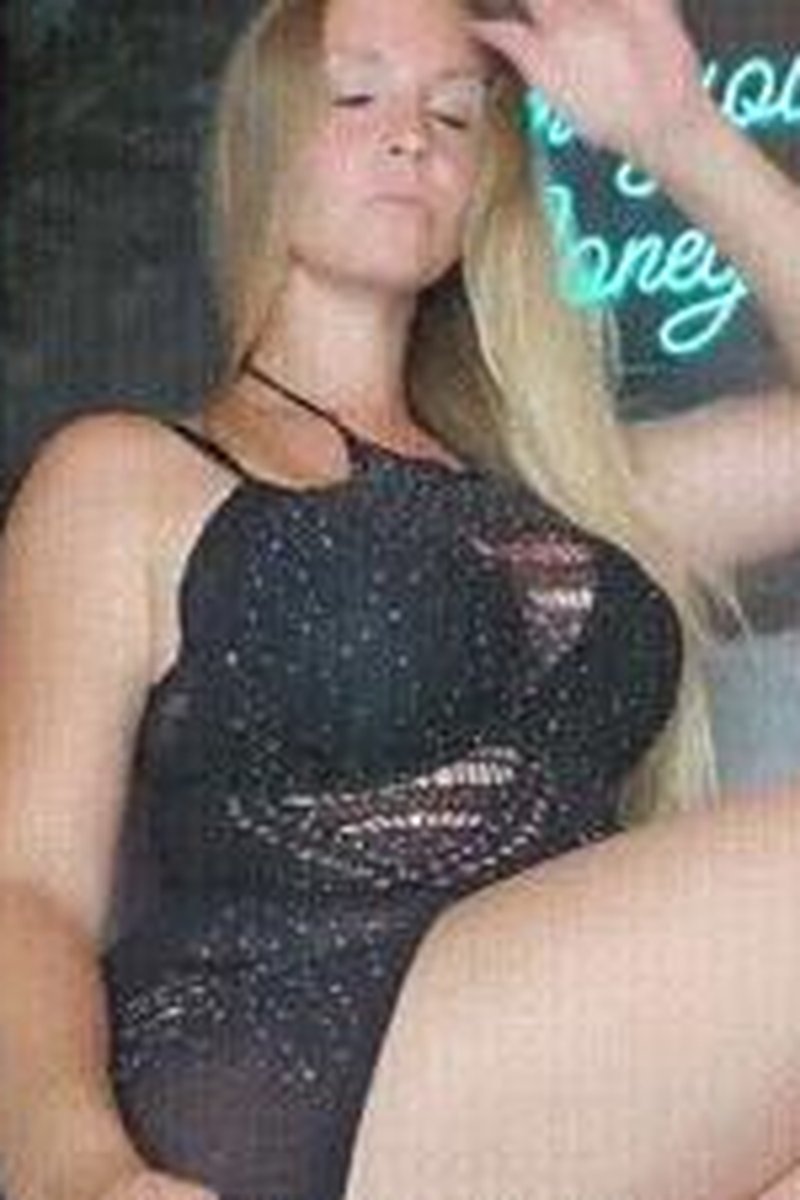 Only Me - Screenshot 1 of 4 - Bitch