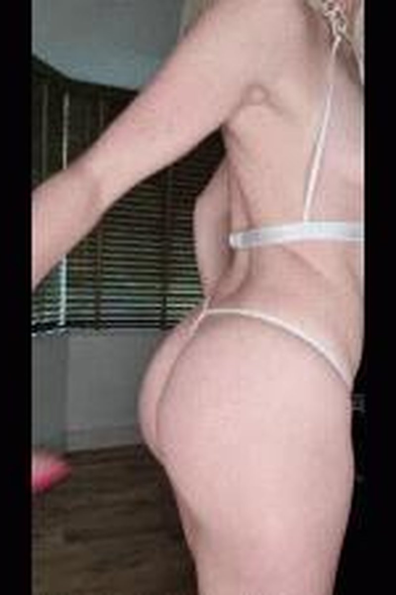 Lap Dance Tease - Screenshot 1 of 4 - Beautiful