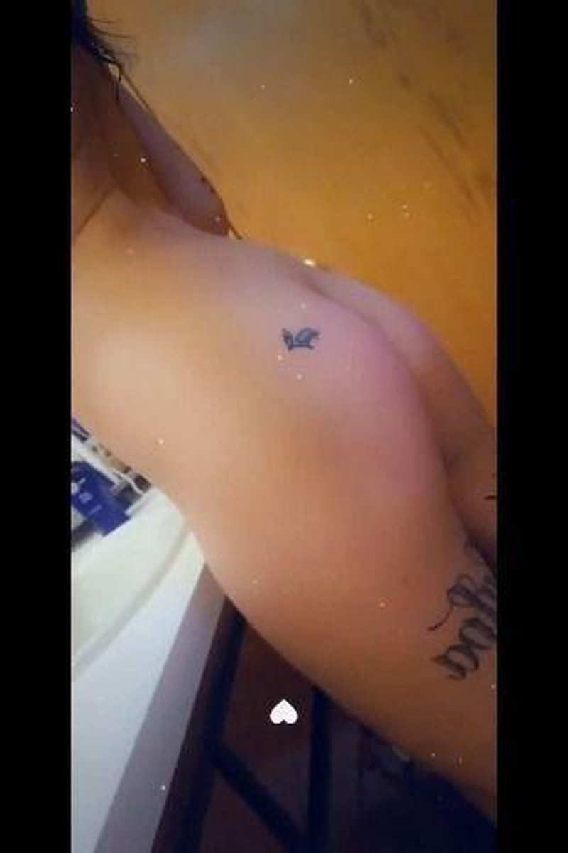 Squeaky Clean - Screenshot 1 of 4 - Babes