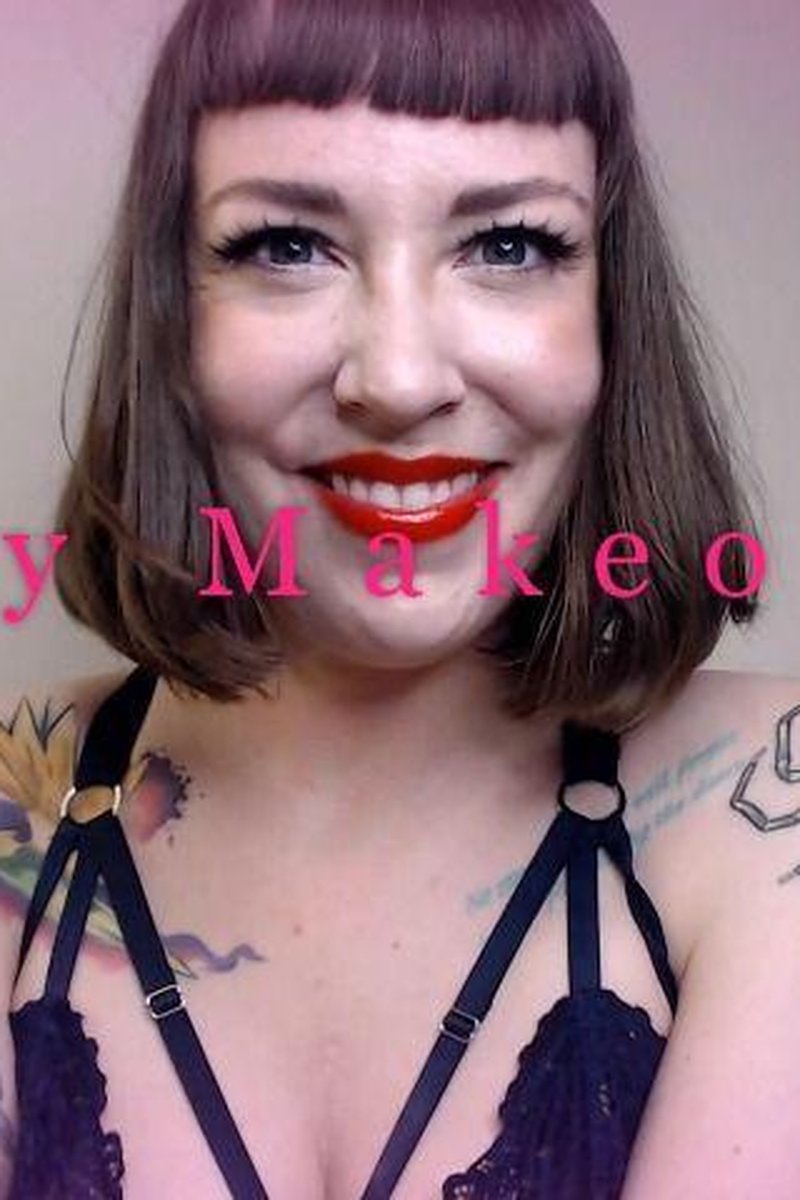 Sissy Makeover - Screenshot 1 of 4 - Femdom