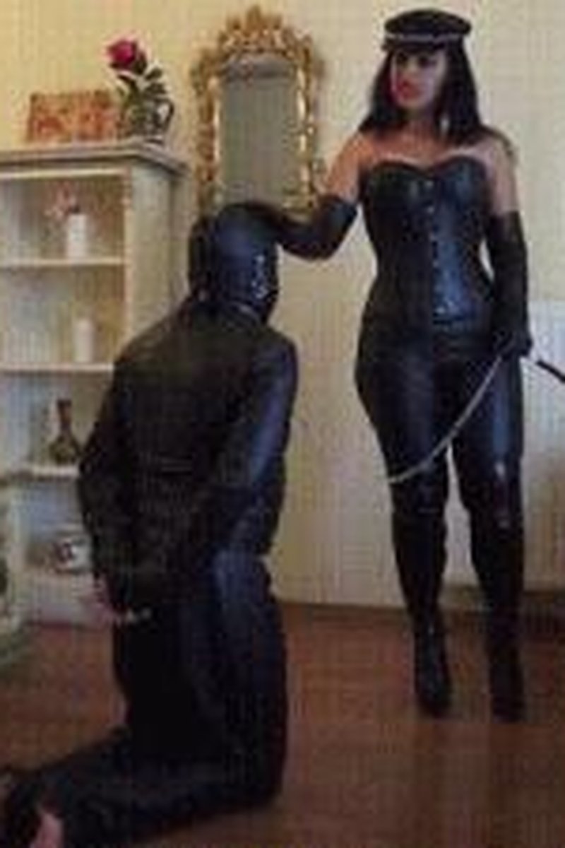 Leather Goddess Worship: Mistress Ezada Using Her Leather Slave - Screenshot 1 of 4 - Domination