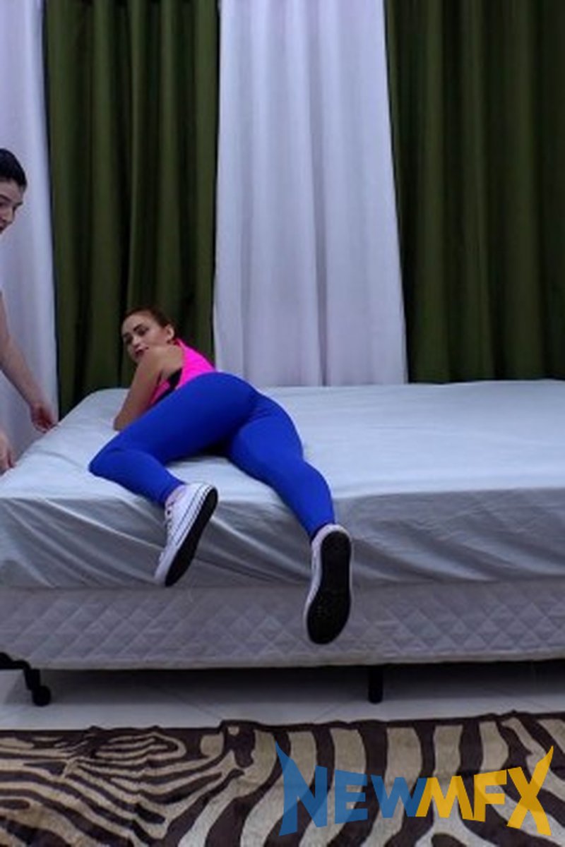Keep Smelling Everything - Screenshot 1 of 4 - Foot Fetish