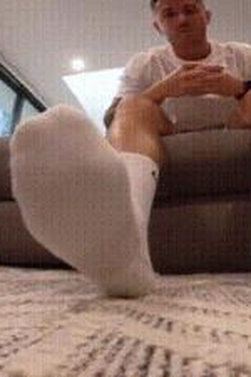 Phil Training - Screenshot 1 of 4 - Foot Fetish