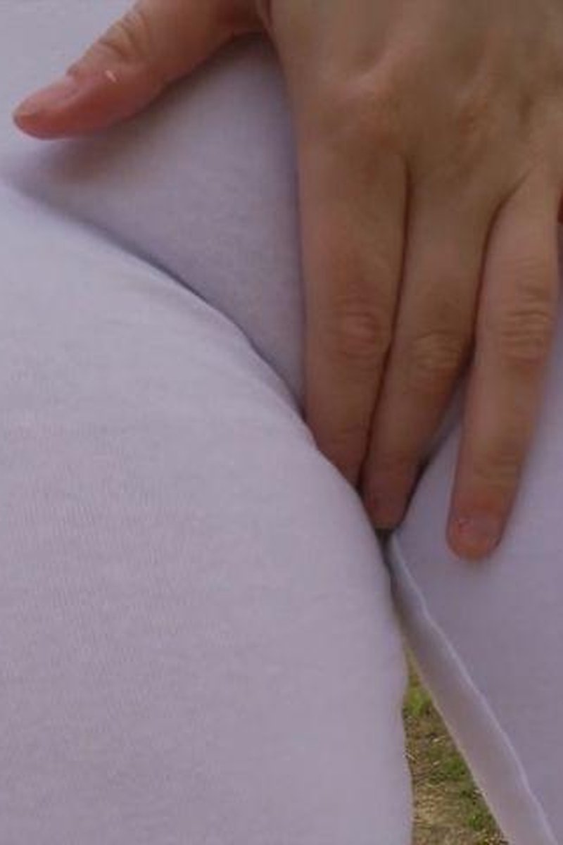 Camel Toe - Screenshot 1 of 4 - Golden Shower