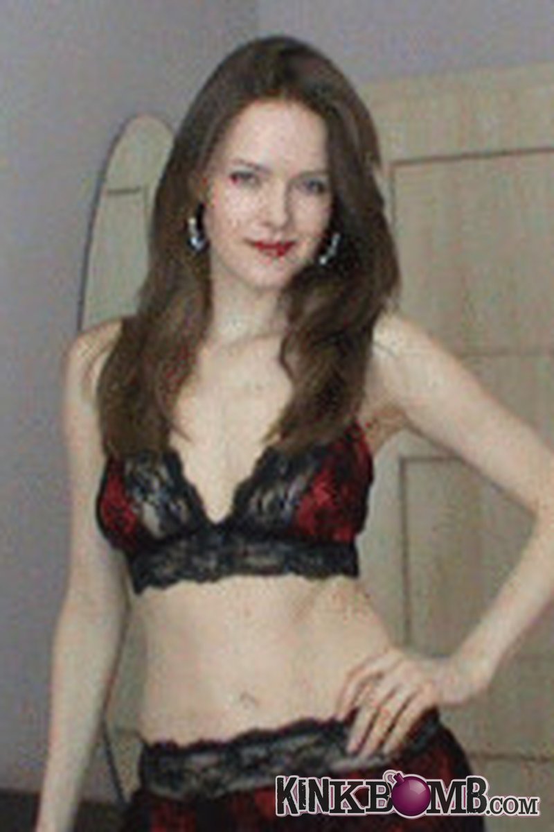 Beautiful Lady Suzanne: Cum Lube - Screenshot 1 of 4 - Cum Eating