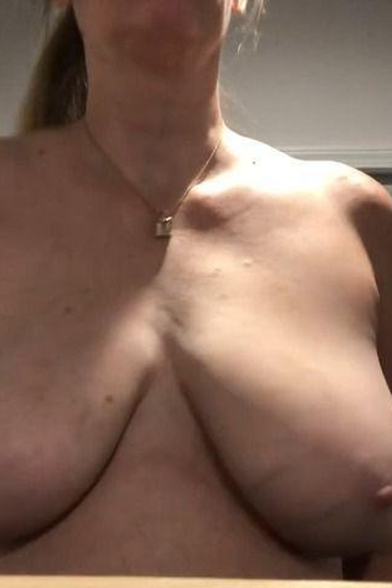 Topless Treadmill - Screenshot 1 of 4 - Big Tits