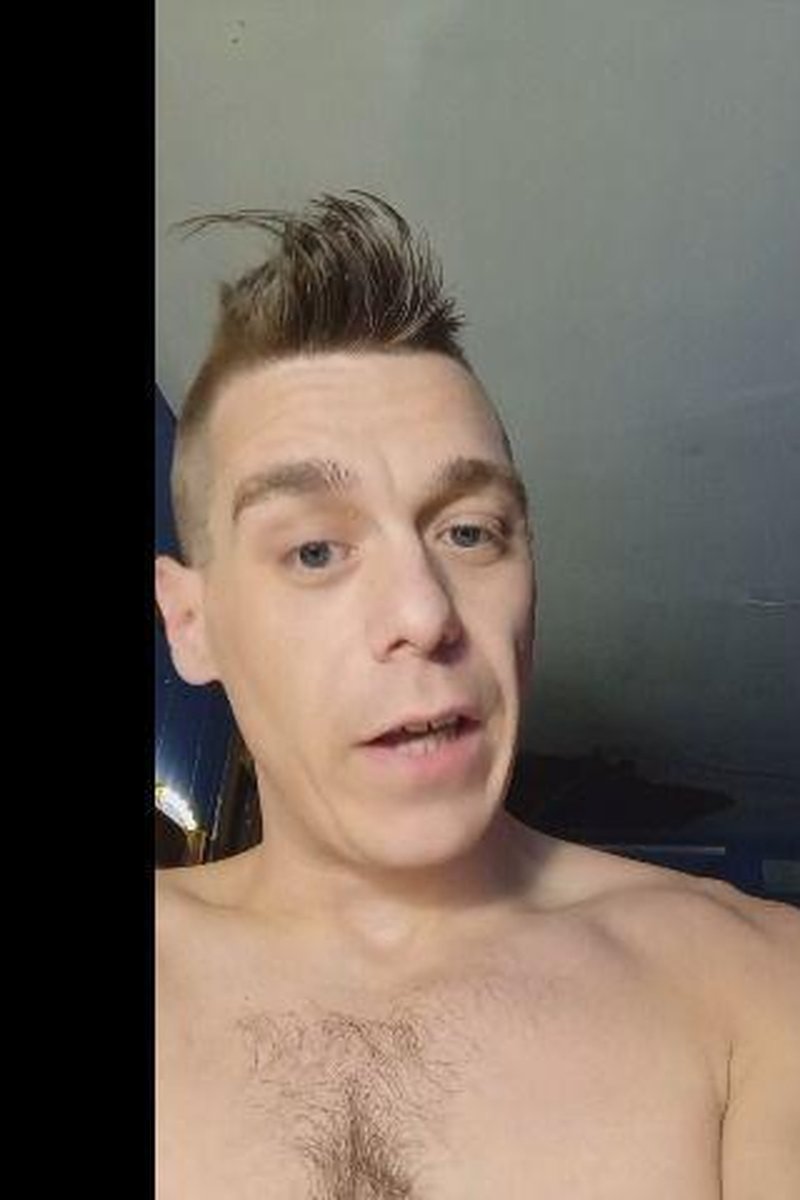 Help Me Help You - Screenshot 1 of 4 - Public Farting