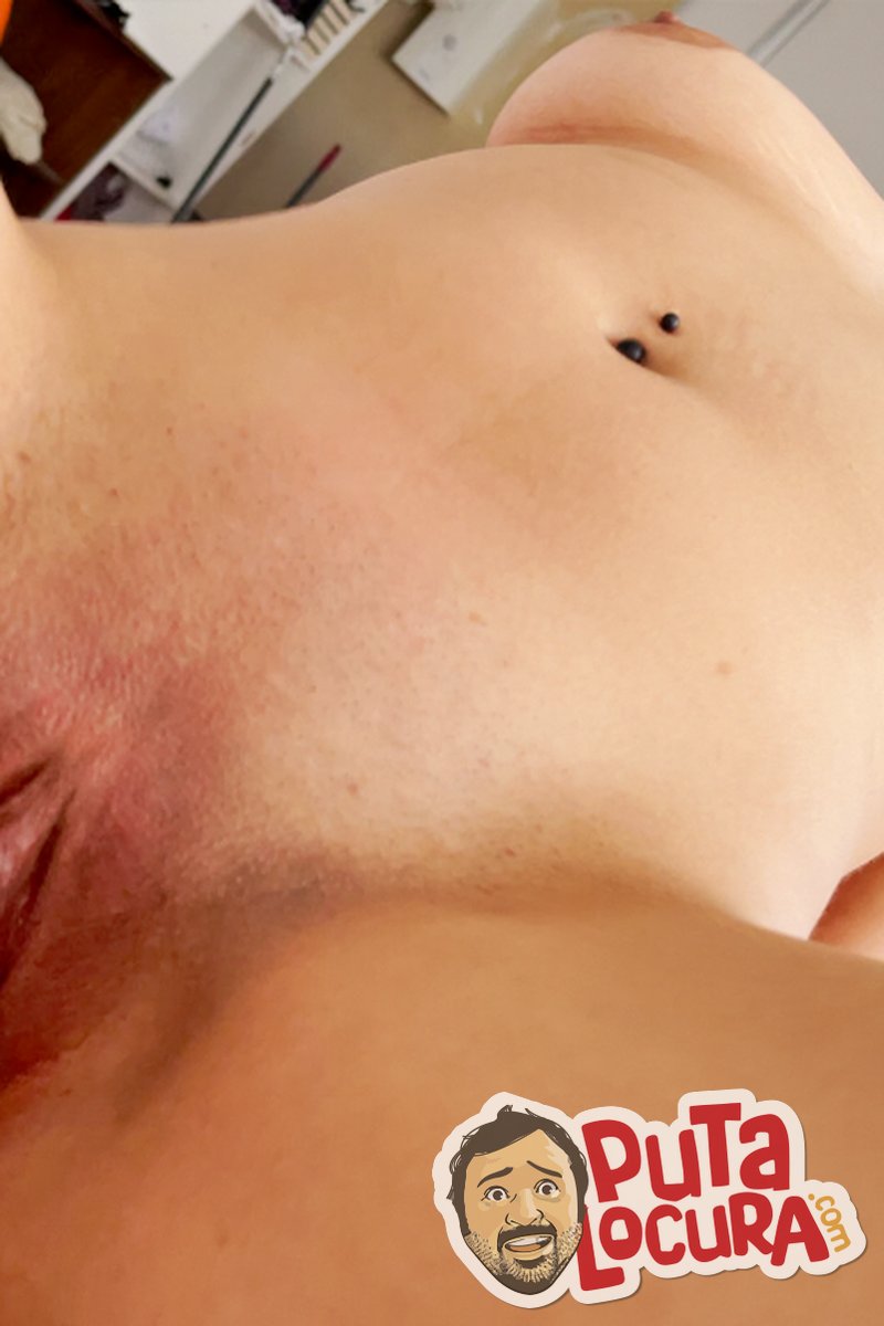 Gorgeous Brunette thumbnail