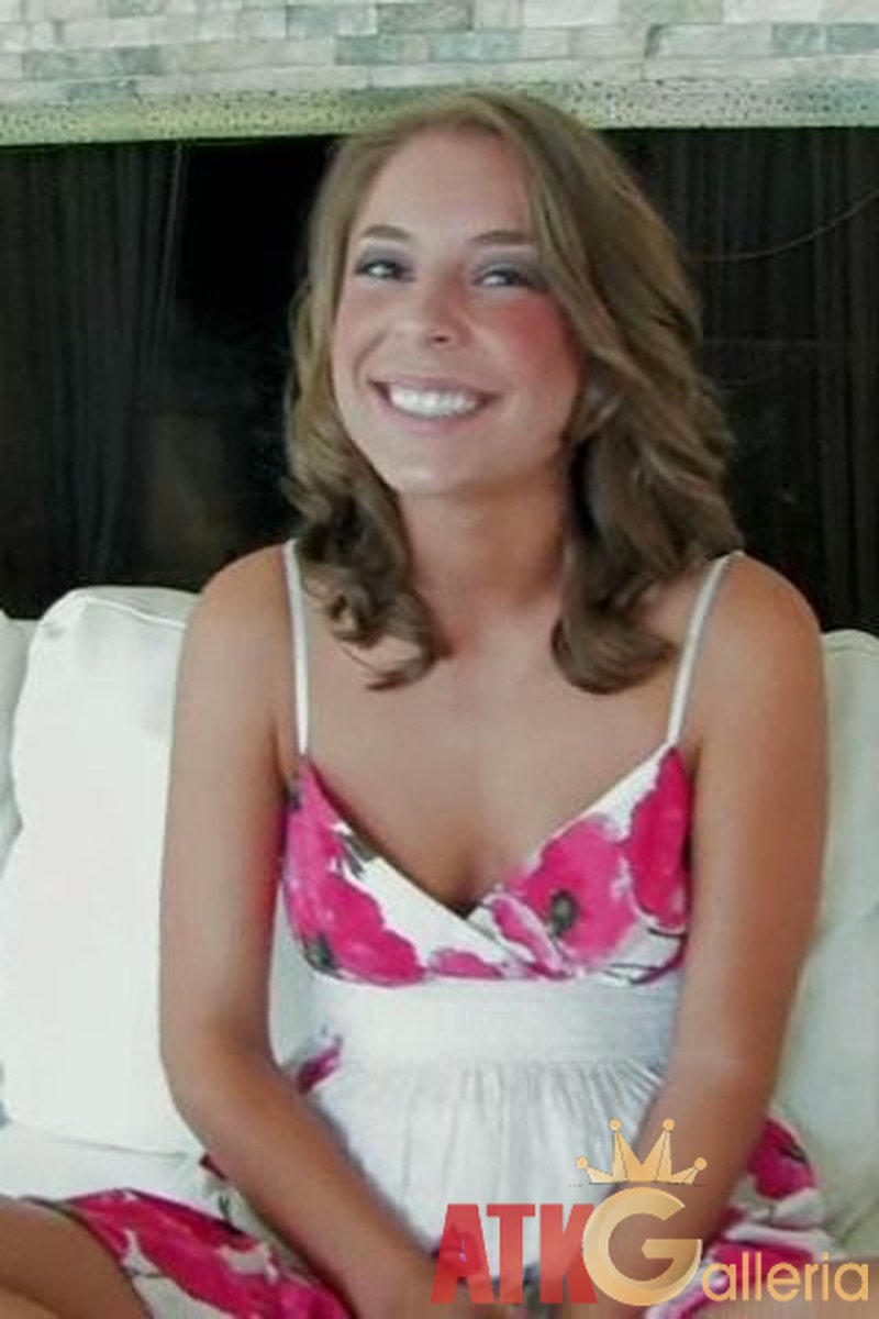 Presley Hart - Interview - Screenshot 1 of 4 - Behind The Scenes