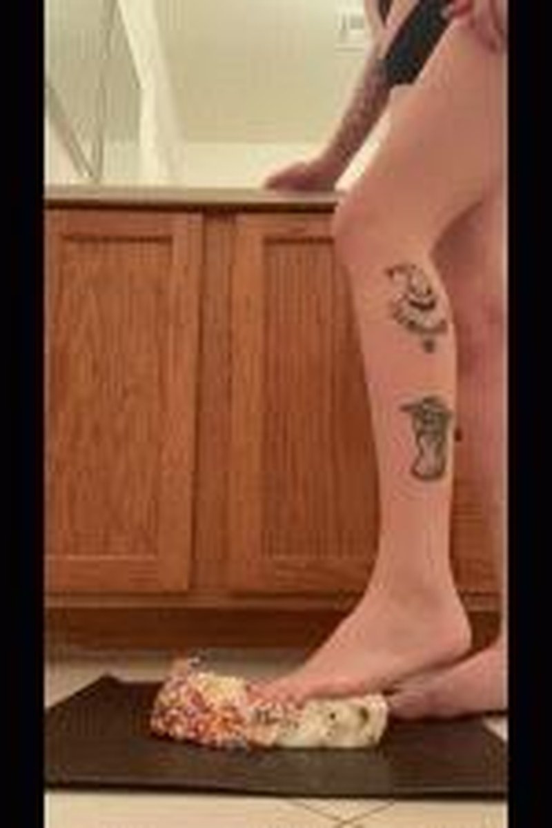 Cake - Screenshot 1 of 4 - Bondage