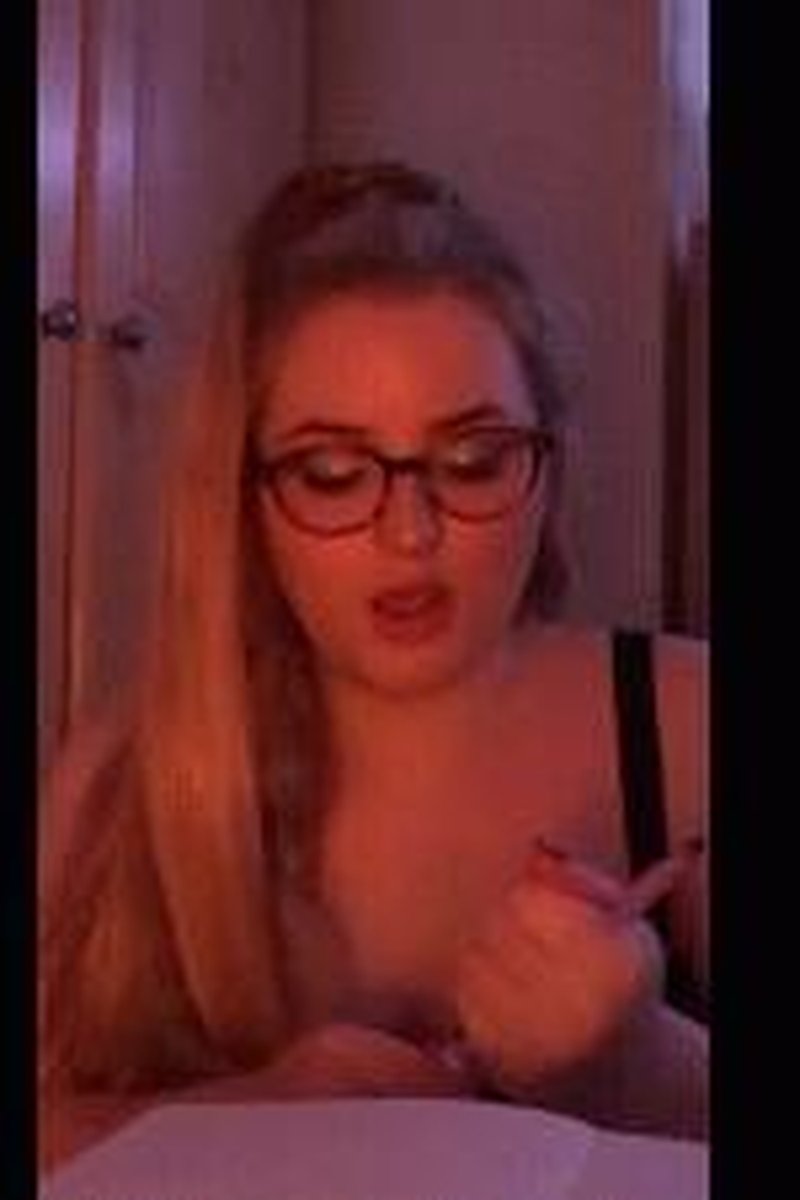 Tiny Dick Consultation - Screenshot 1 of 4 - Blonde Hair (Female)