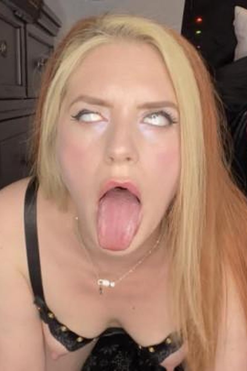 Ahegao Face For Step-Daddy - Screenshot 1 of 4 - Ahegao