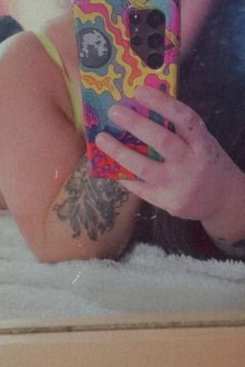 Oiled Tits - Screenshot 1 of 4 - BBW