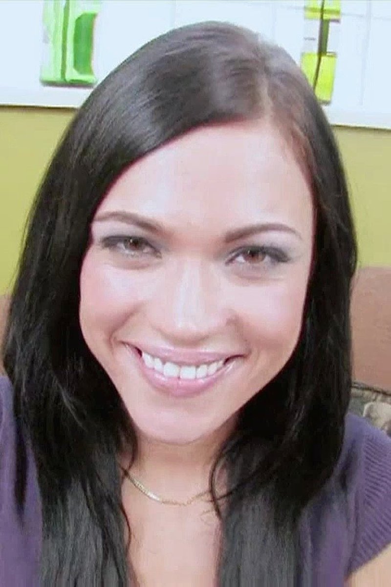 Amateur Street Whore Alyssa Reece - Screenshot 1 of 4 - Amateur