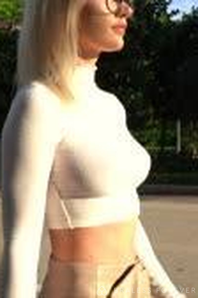 Public Braless - Screenshot 1 of 4 - Angel
