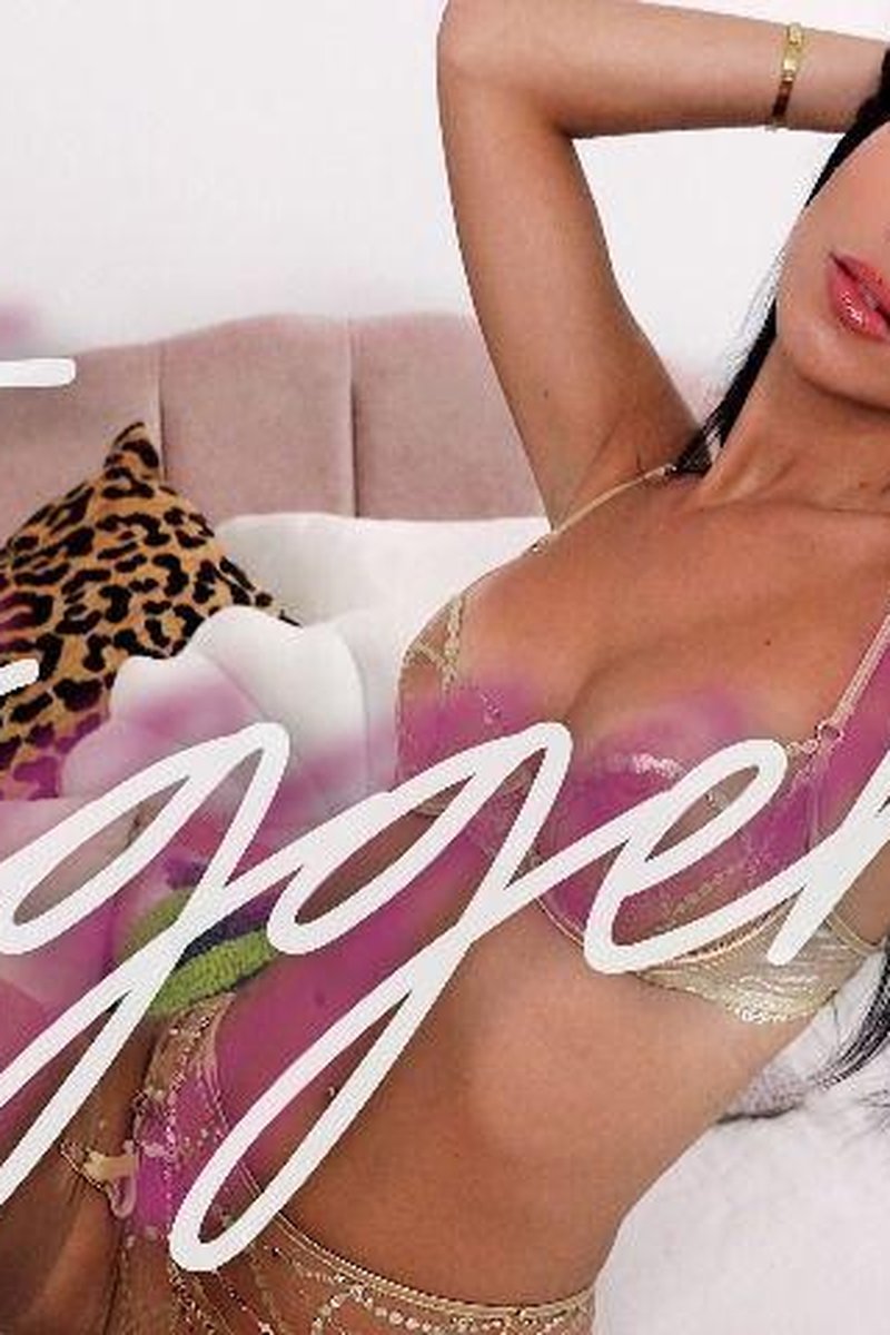 Triggered - Screenshot 1 of 4 - Body Worship