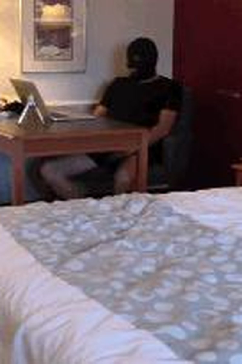 Busted - Screenshot 1 of 4 - Asshole Licking Slave