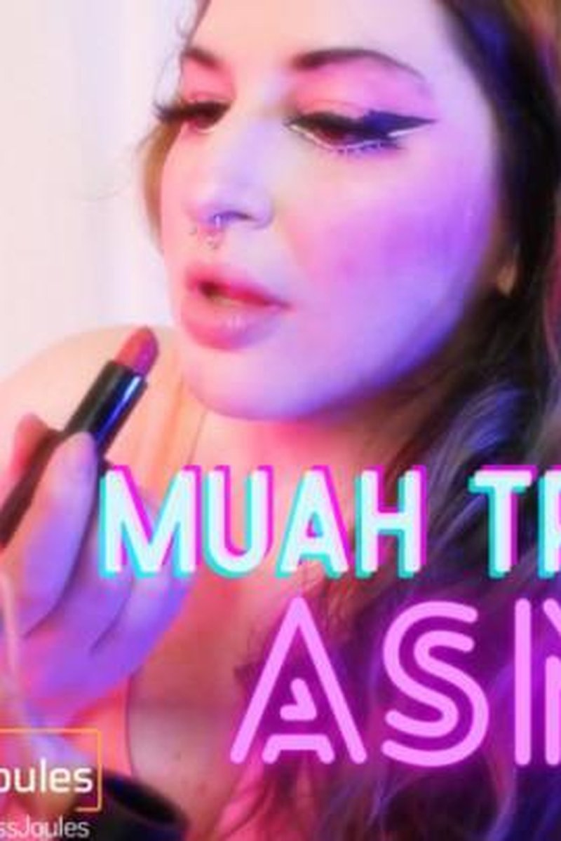 Muah Trigger ASMR - Screenshot 1 of 4 - Kissing