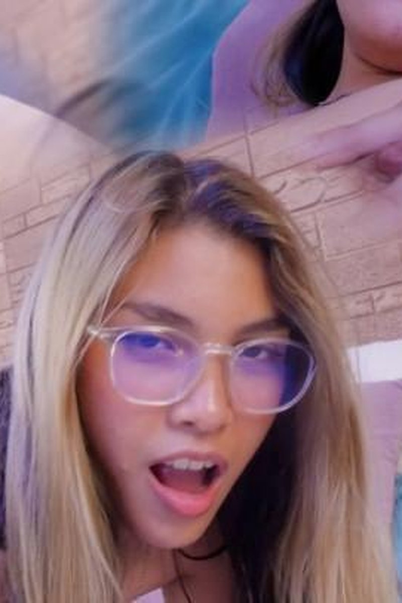 Touching Me - Screenshot 1 of 4 - Anal Masturbation