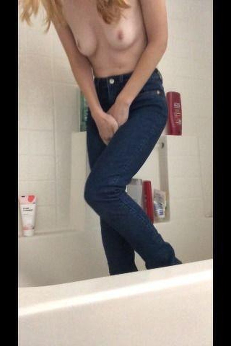 Jean Wetting - Screenshot 1 of 4 - Bathroom