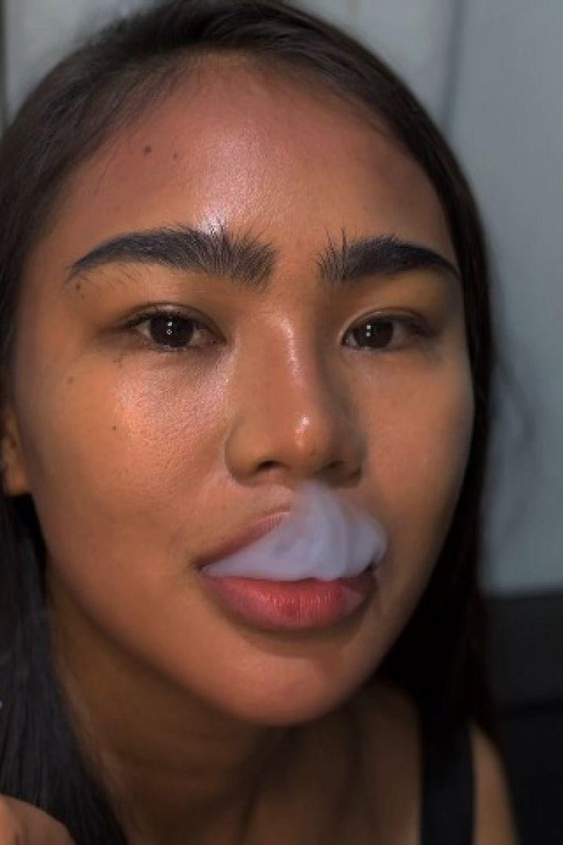Smoking Close Up - Screenshot 1 of 4 - Asian