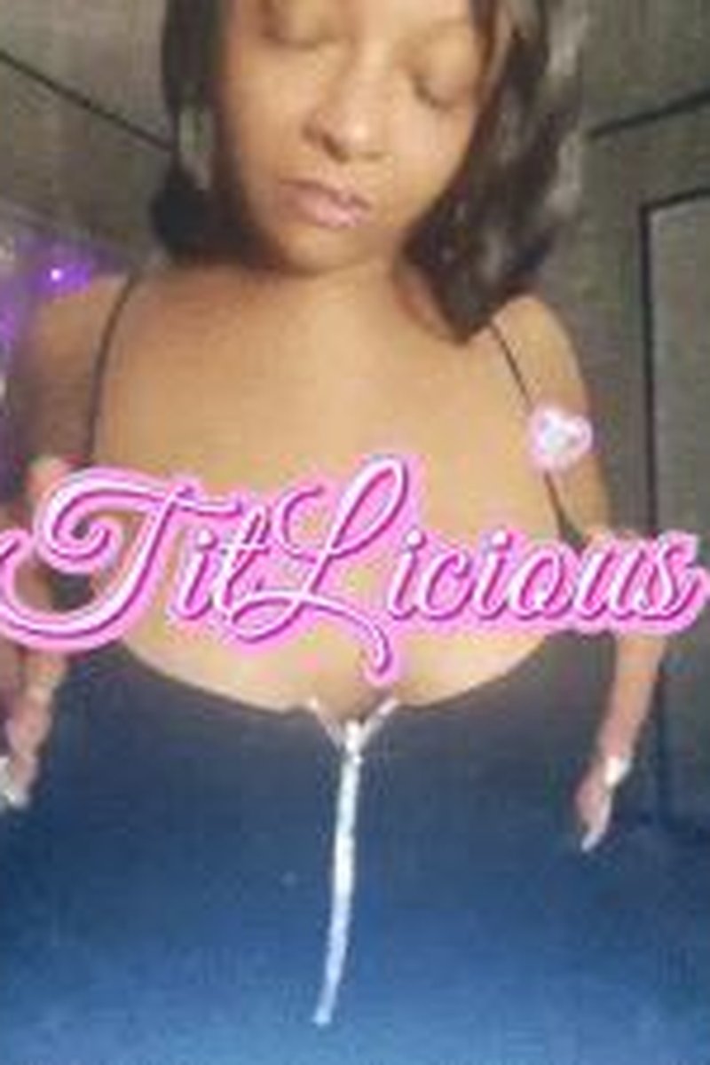 Titlicious - Screenshot 1 of 4 - Big Tits