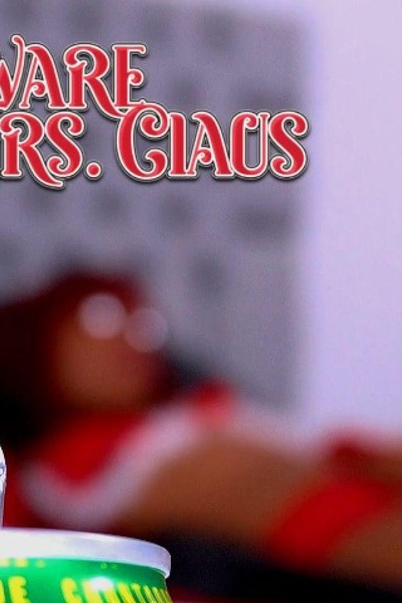 Unaware Giant Mrs. Claus - Screenshot 1 of 4 - Fetish