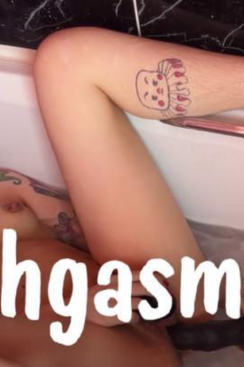 Bathgasm - Screenshot 1 of 4 - Alternative Girl
