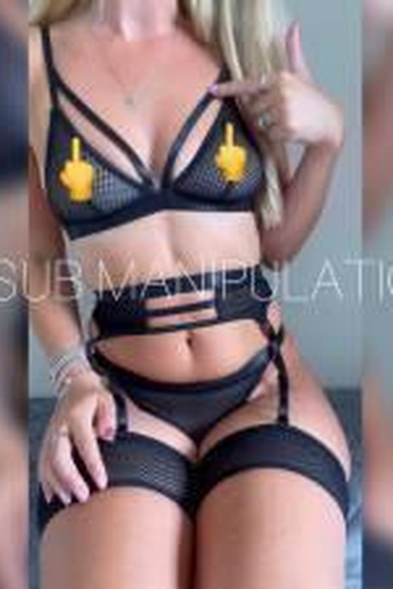 Finsub Manipulation - Screenshot 1 of 4 - Blonde Hair (Female)