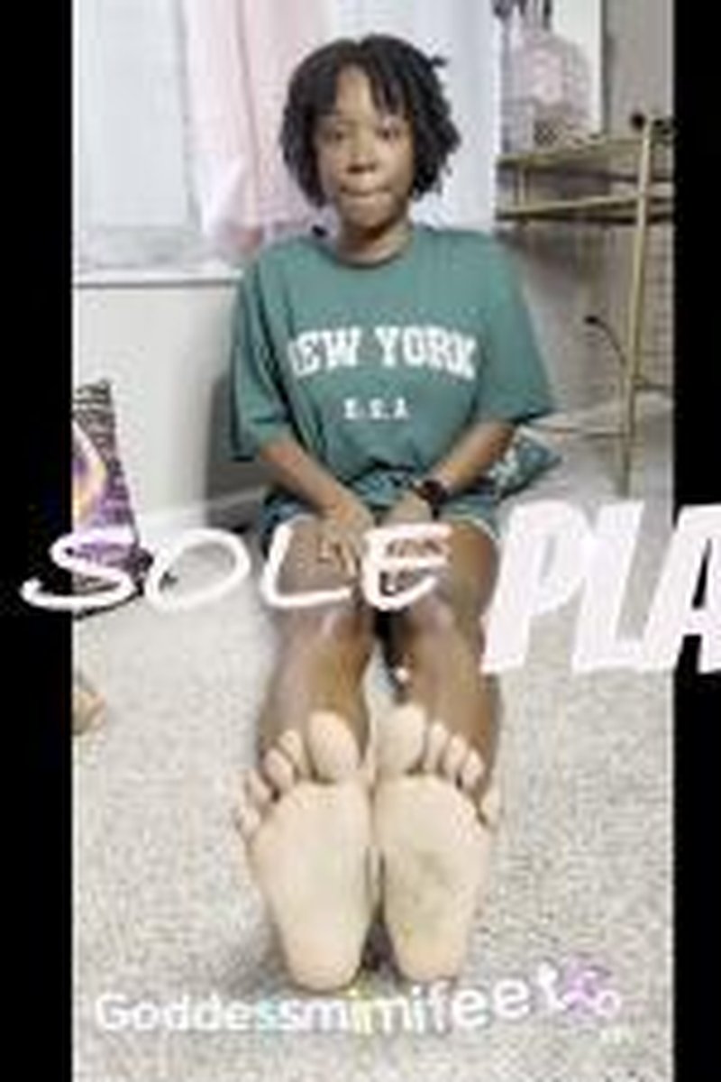 Sole Play - Screenshot 1 of 4 - Foot Fetish