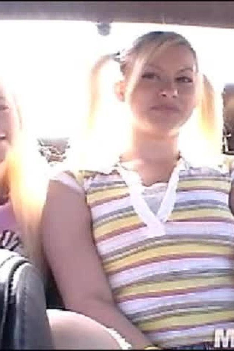 Car Fun Threesome - Screenshot 1 of 4 - Blond Hair