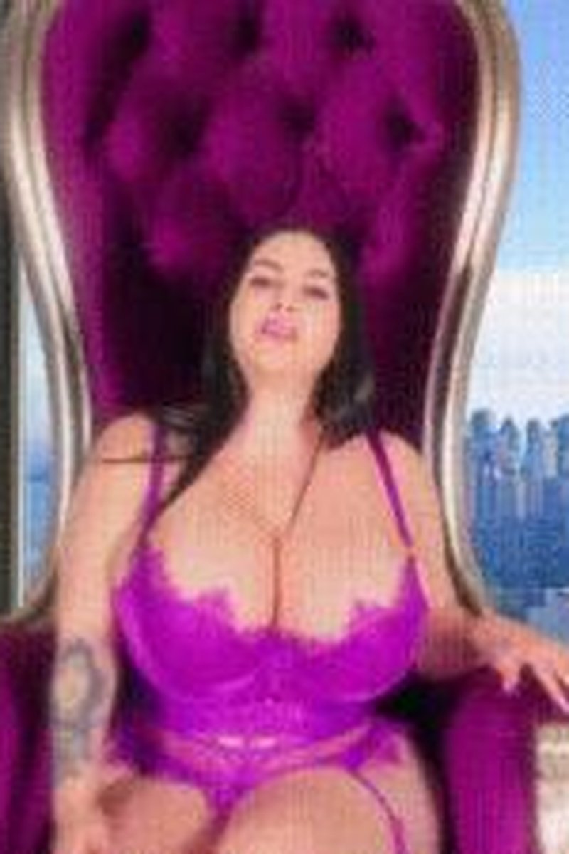 Ultimate Worshiper - Screenshot 1 of 4 - Ass Worship