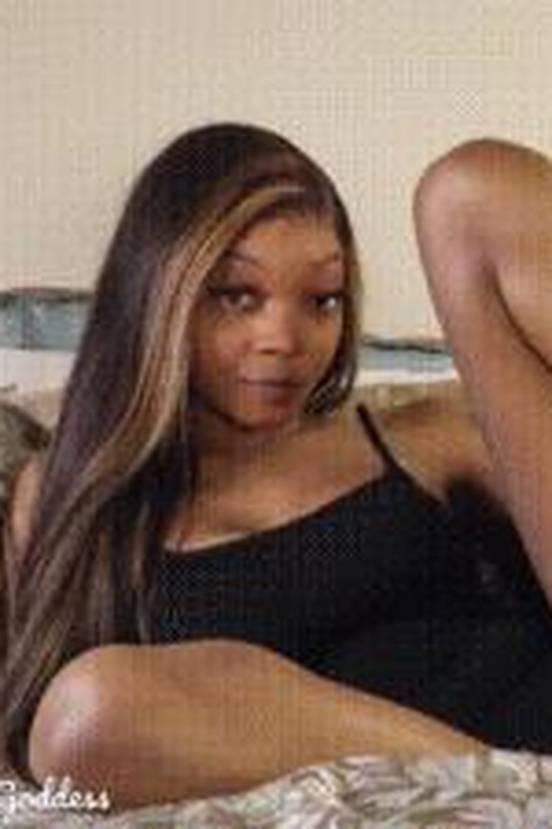 Sensually Tempted - Screenshot 1 of 4 - Body Worship