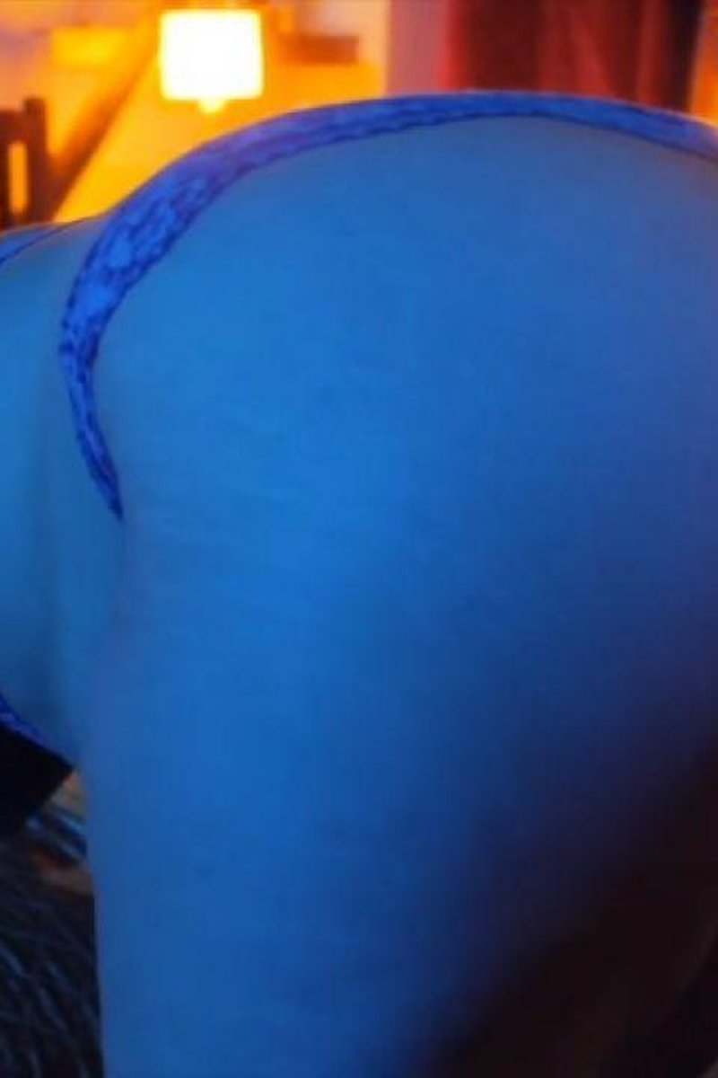 A Date Trailer - Screenshot 1 of 4 - BDSM