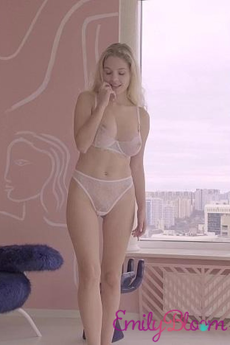 Bubble Gum Video - Screenshot 1 of 4 - Big Tits