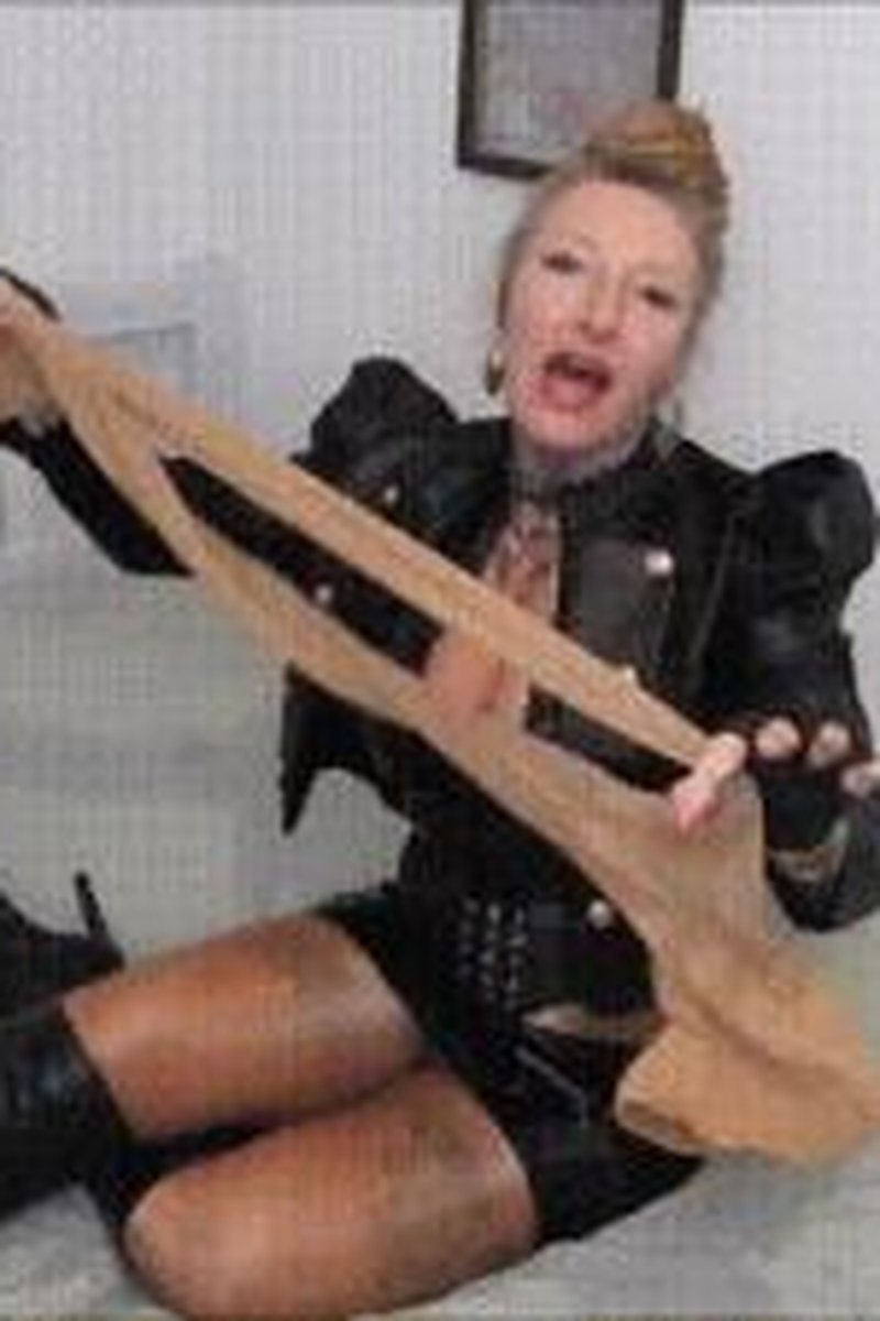 Elender Suchtwichser - Screenshot 1 of 4 - Blonde Hair (Female)