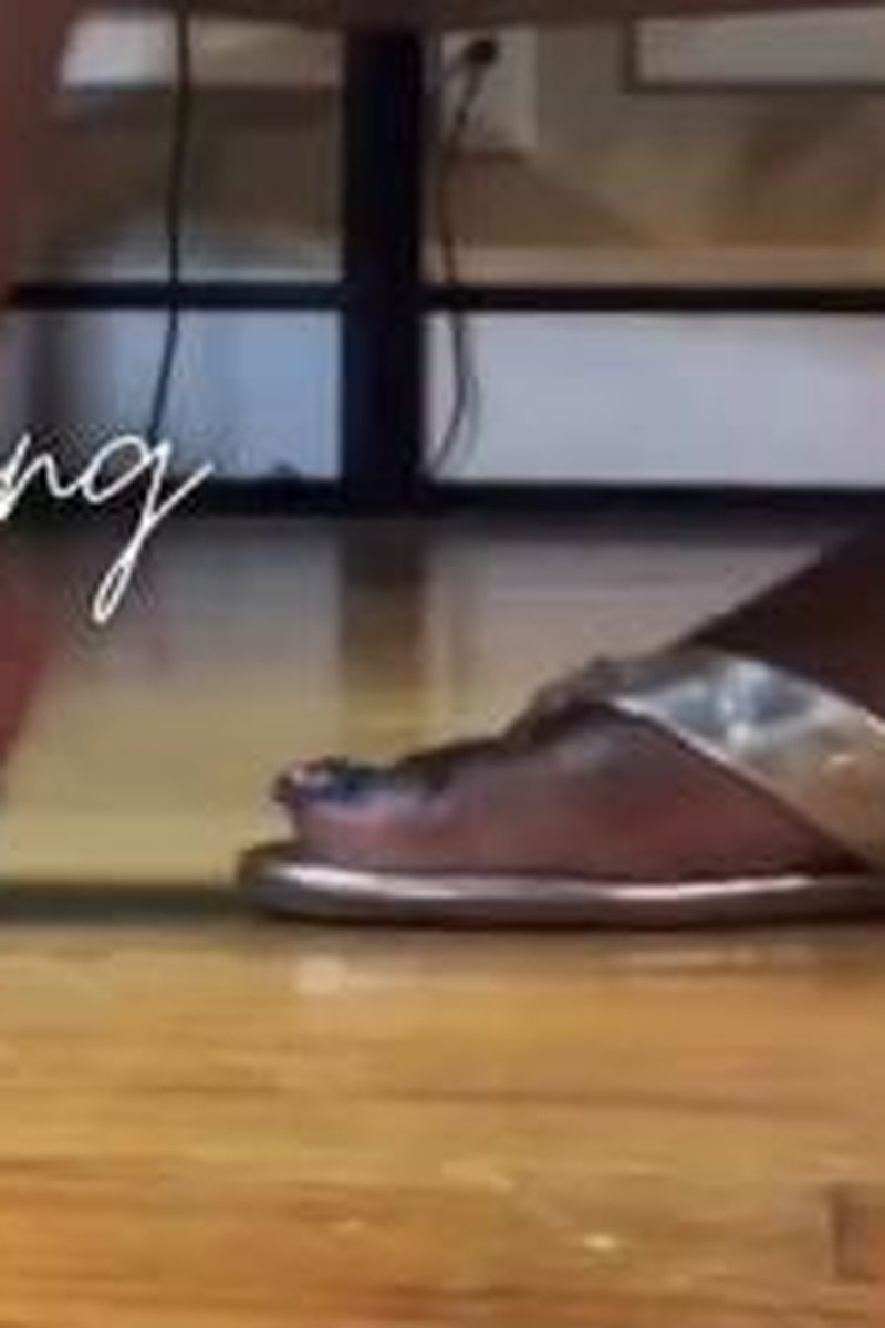 Flip Flop Smacking - Screenshot 1 of 4 - Foot Fetish
