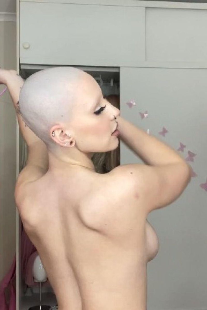 Long Wigs + Shaved Eyebrows - Screenshot 1 of 4 - Eyebrow Shaving