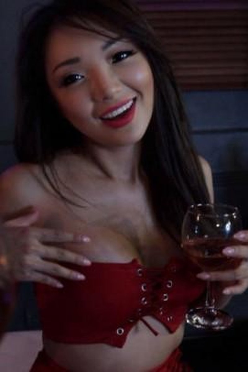 A Stranger Got Seduced Afterparty - Screenshot 1 of 4 - Asian