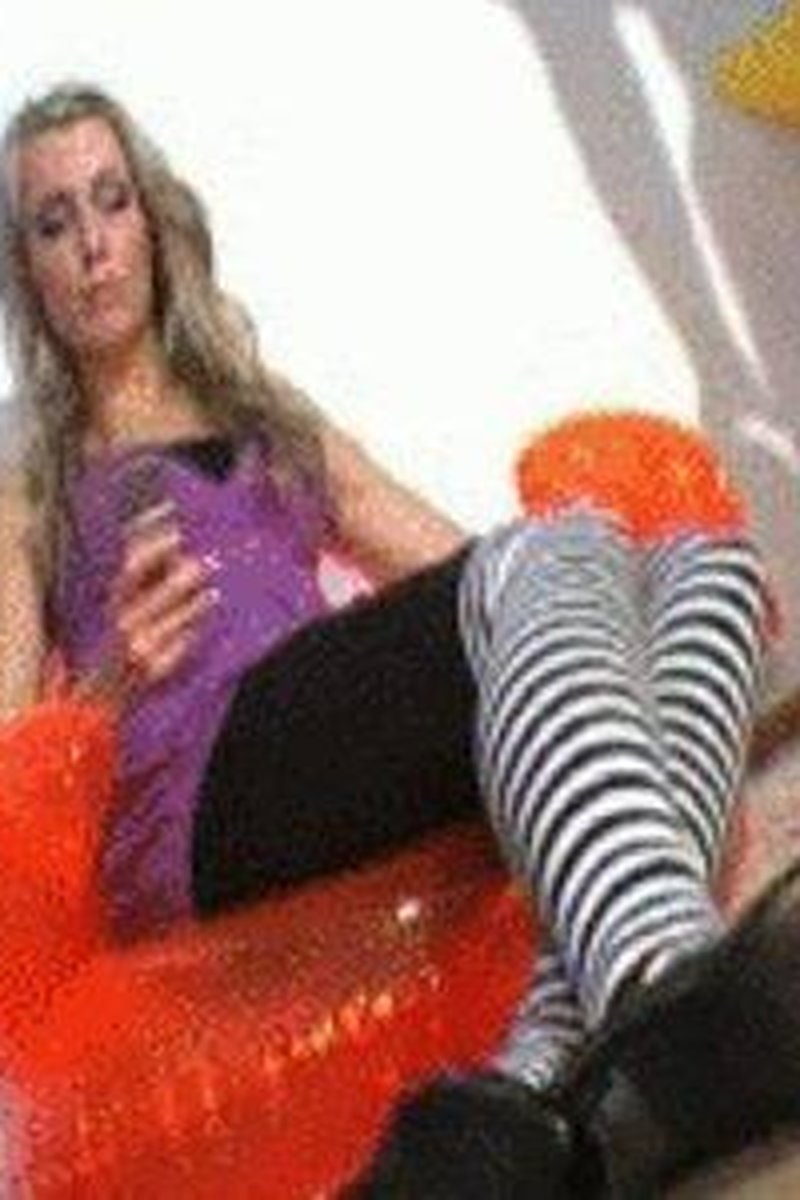 Inflatable - Screenshot 1 of 4 - Bad Girl