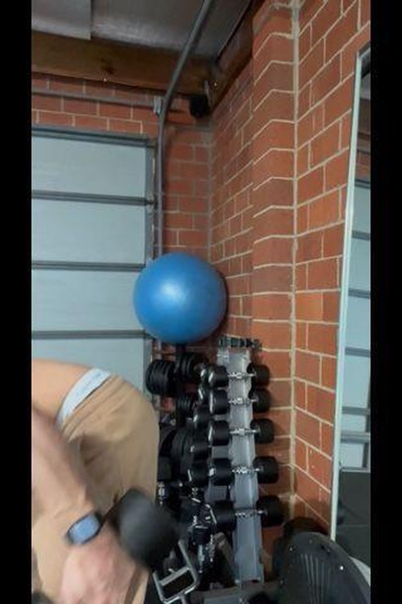 Bi Curls - Screenshot 1 of 4 - Sportswear