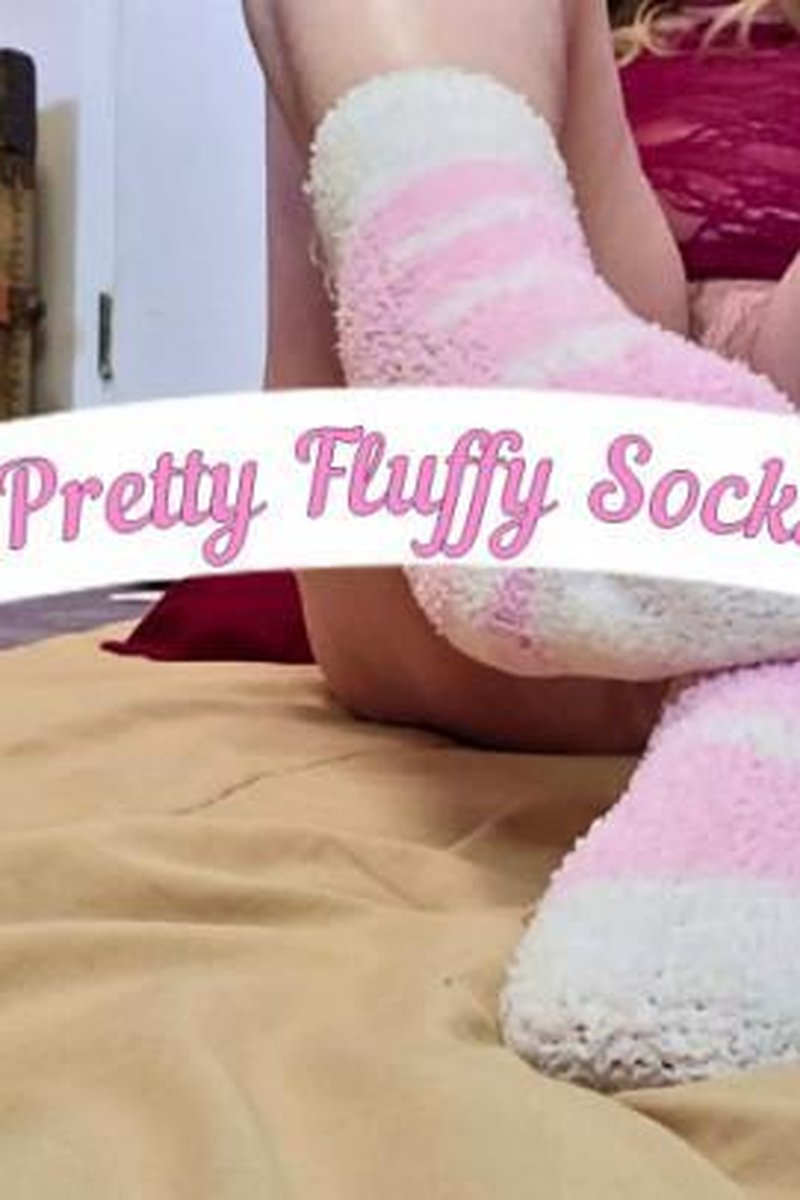 Pretty Fluffy Socks - Screenshot 1 of 4 - Amateur